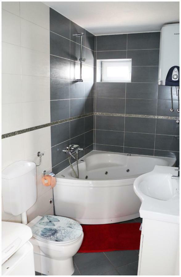 Apartman Loretta Primosten Exterior photo